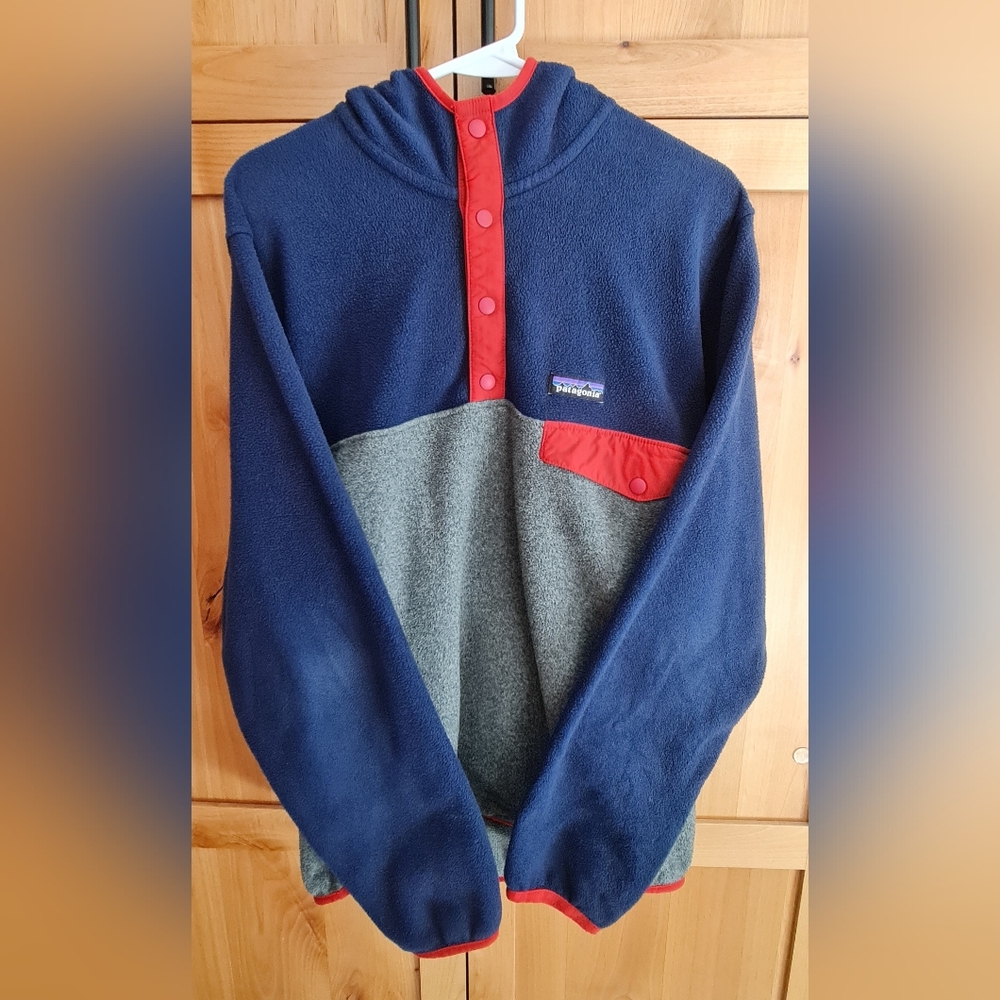 Patagonia Men's Synchilla Snap T Navy and Gray Pullover Hoody